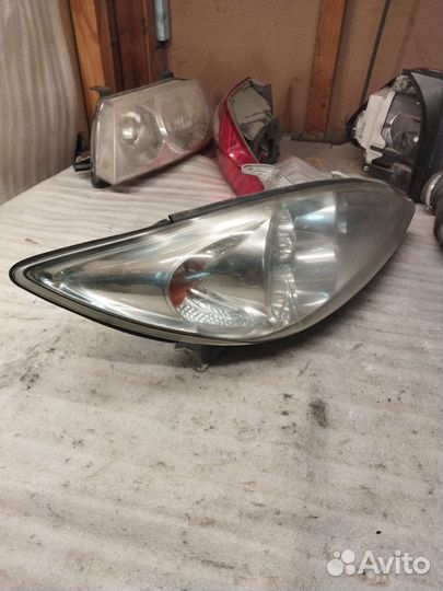 Фара правая Camry 30 Koito 33-66