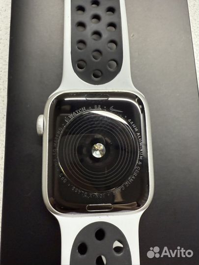 Apple Watch SE 44mm Nike