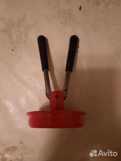 Закаточная машинка для консервирования банок