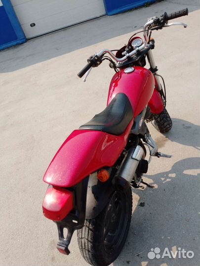 Сузуки Стрит