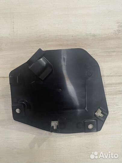 Заглушка передней правой двери Lexus RX450h