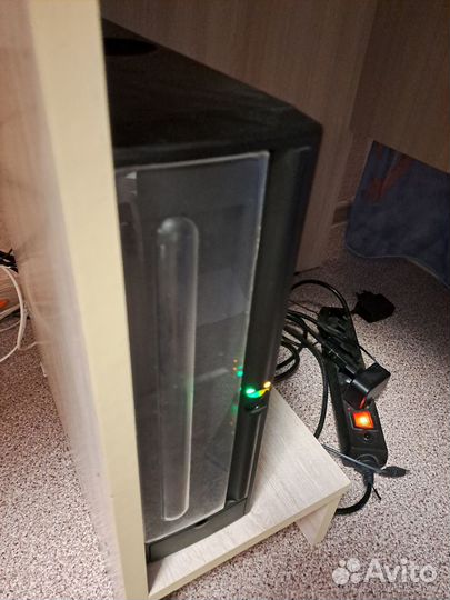 Персональный компьютер (стол в подарок)