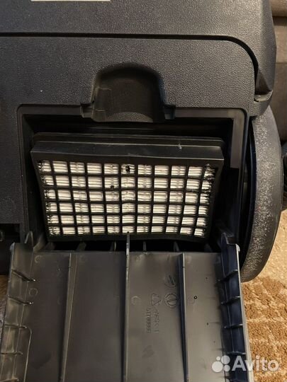 Мощный пылесос Bork V500 2200W рабочий