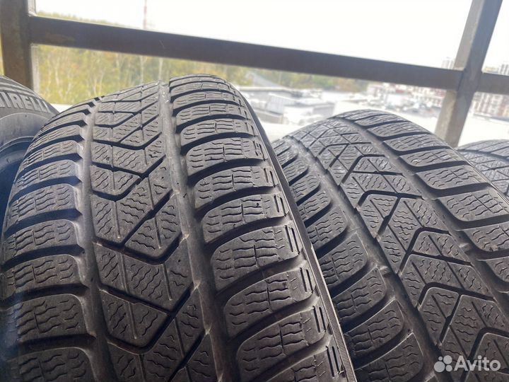 Pirelli Winter Sottozero 3 215/55 R17