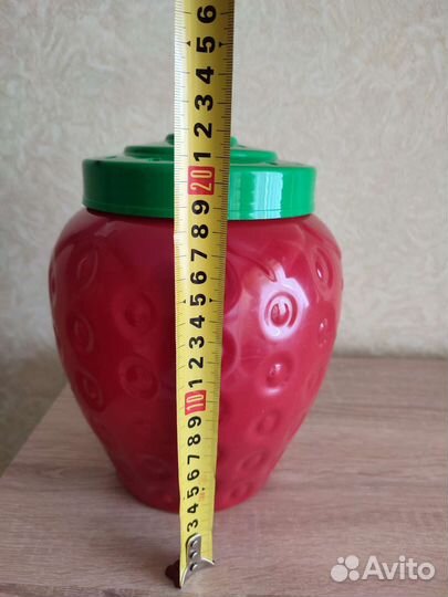 Пластиковые банки с крышкой для хранения