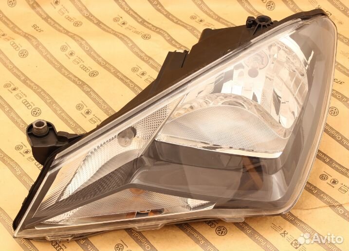Фара левая seat MII 11+