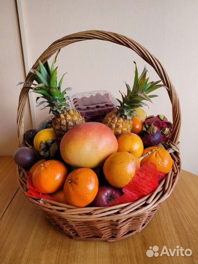 Фруктовые и ягодные корзины с доставкой