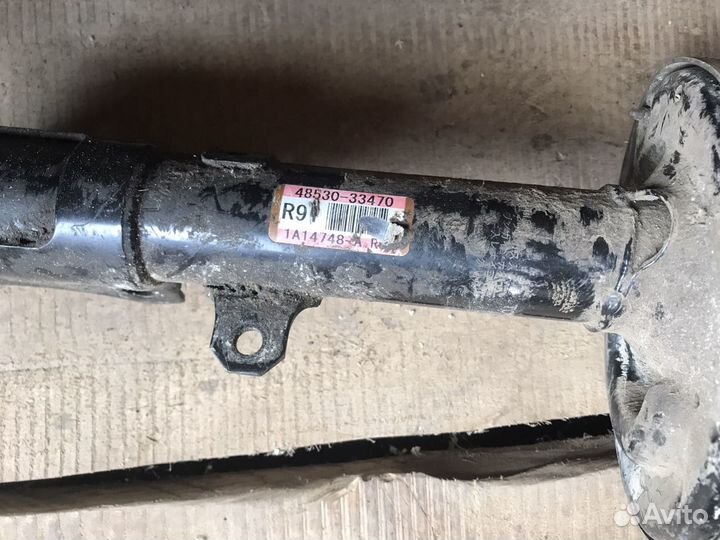 Задняя правая стойка Toyota Camry 50 / 55