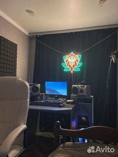 Игровой компьютерный стол