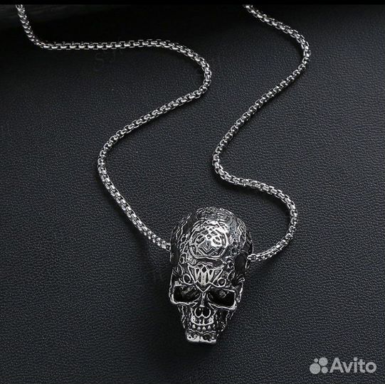 Оригинальный кулон череп