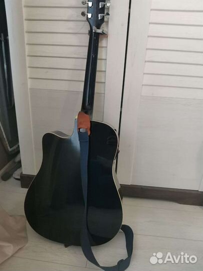 Акустическая гитара