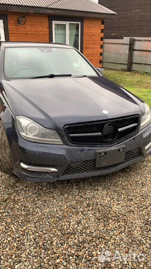 Решетка радиатора mercedes w204 amg