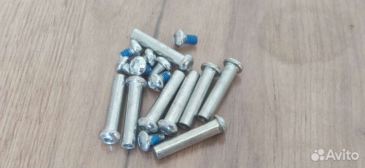 Ось для самоката