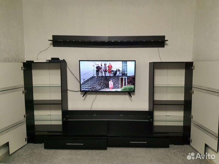 Стенка в гостиную