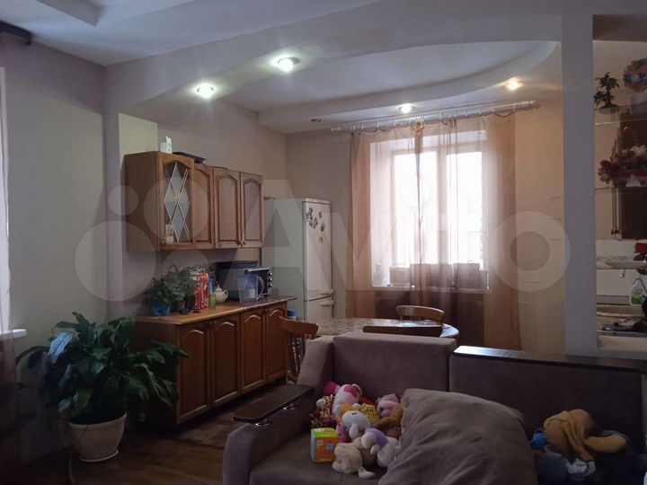 4-к. квартира, 80 м², 2/3 эт.