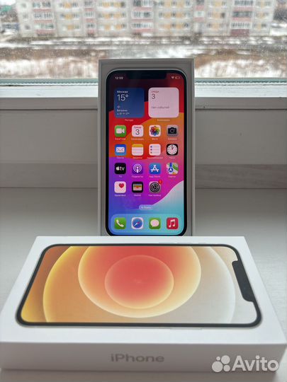 iPhone 12, 64 ГБ