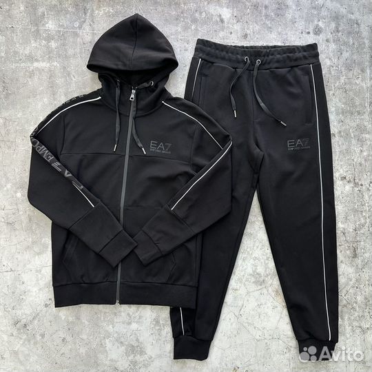 Спортивный костюм Armani EA7