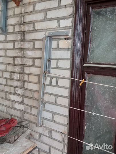 Вешалка для одежды настенная