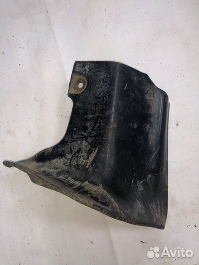 Брызговик передний правый Toyota Crown GS151 1GFE