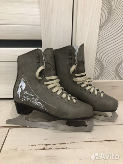 Коньки женские 40