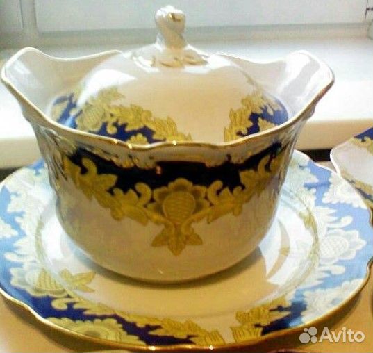 Сервиз столовый (фарфоровый)
