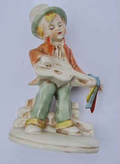 Статуэтка Германия мальчик С гитарой