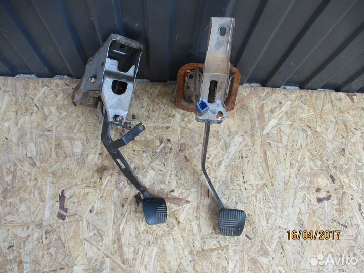 Педаль сцепления тормоза Ниссан Альмера Классик