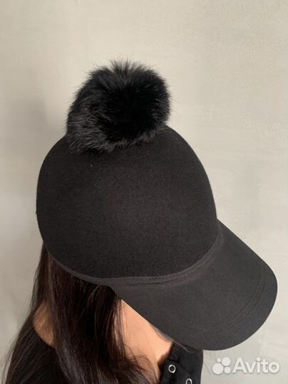 Кепка из шерсти (с помпоном из натурального меха)