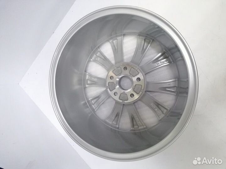 Алюминиевый диск VW 5NR6010258Z8