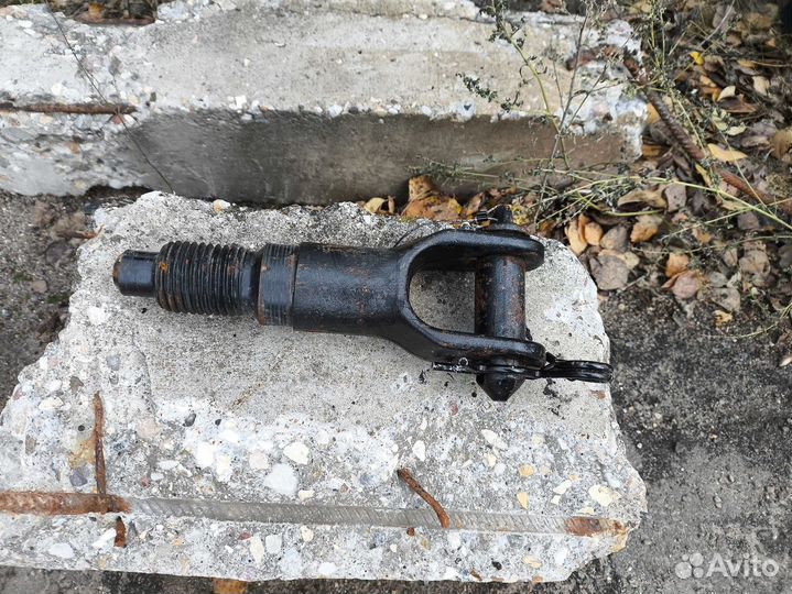 Крюк буксировочный 2018г. Daf XF106