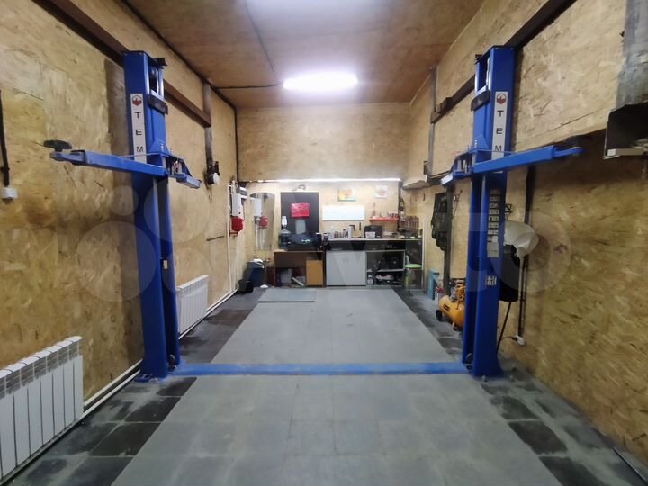 Гараж, > 30 м²