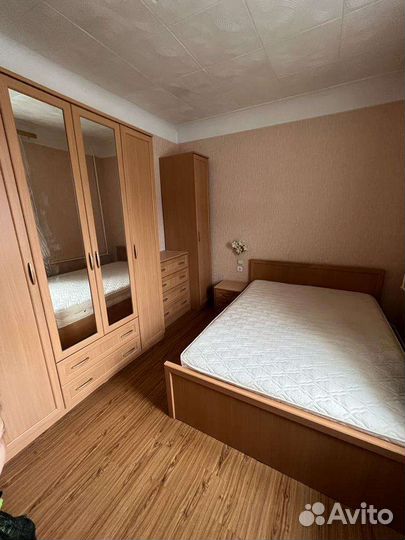 Продам спальный гарнитур