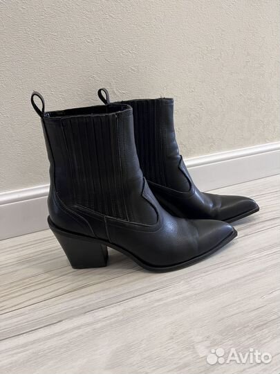 Ботильоны казаки 39 pull&bear