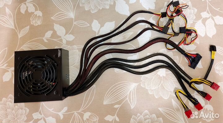 Блок питания zalman ZM700-lxii новый