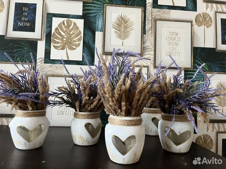 Красивые вазы с сухоцветами и лавандой
