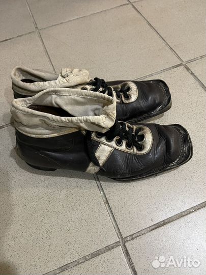 Лыжные ботинки, размеры 38-39;40-42