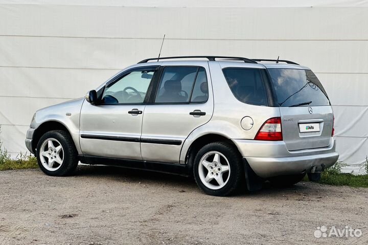 Mercedes-Benz M-класс 2.3 МТ, 1998, 335 345 км