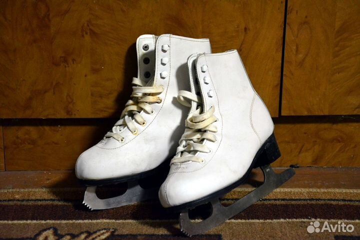 Коньки фигурные 38 размер