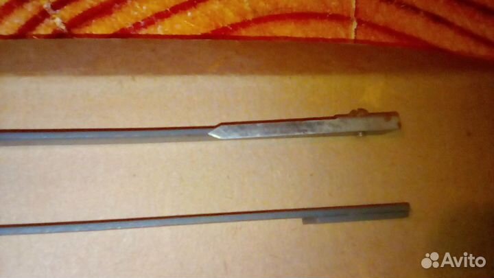 Камертон с пером