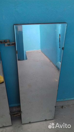 Зеркало. 2 шт. 68 см на 25 см