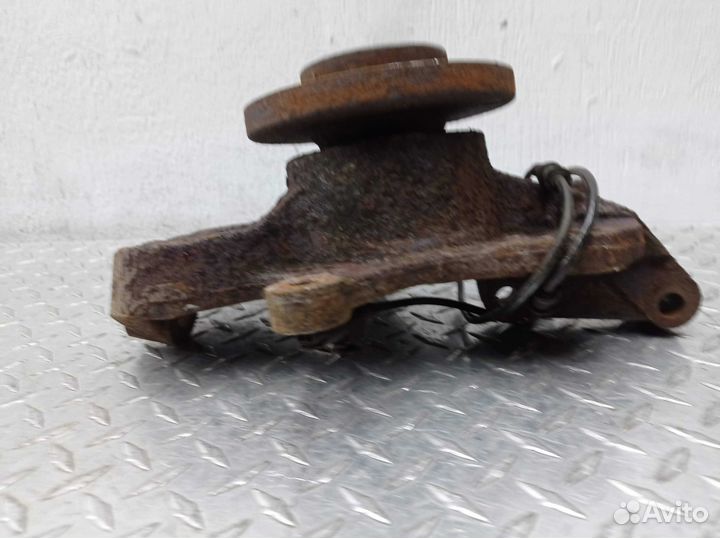 Кулак поворотный левый Mercedes Sprinter W906