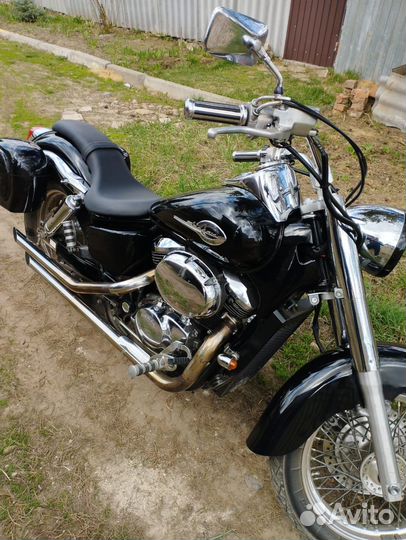 Продаю мотоцикл Honda shadow400