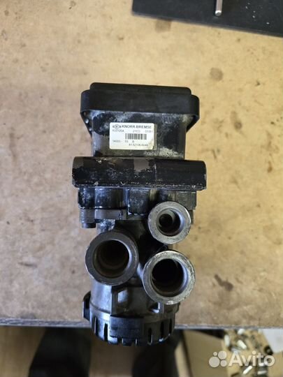 Модулятор EBS ABS man tgs tga tgx 81521066049