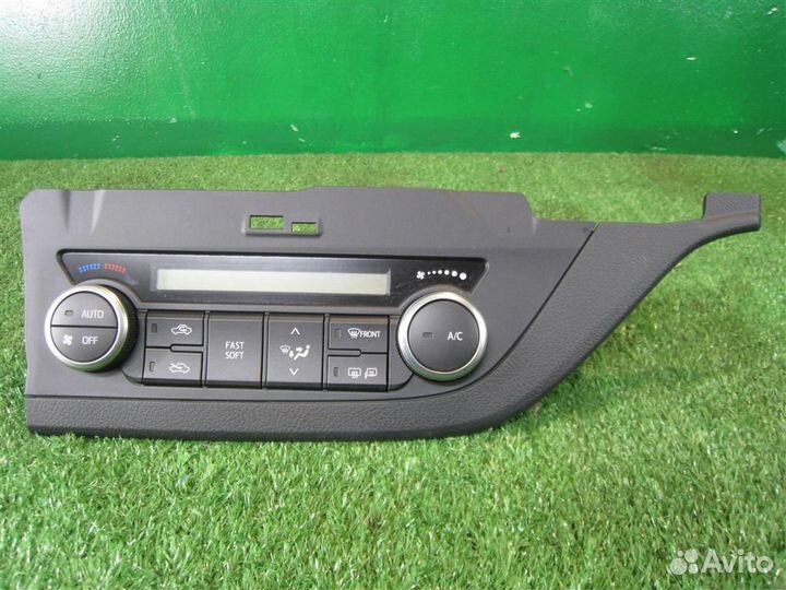 Панель управления отопителя Toyota Auris E18 2015