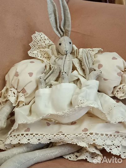 Авторская мягкая игрушка Мама Зайчиха и 3 зайчонка