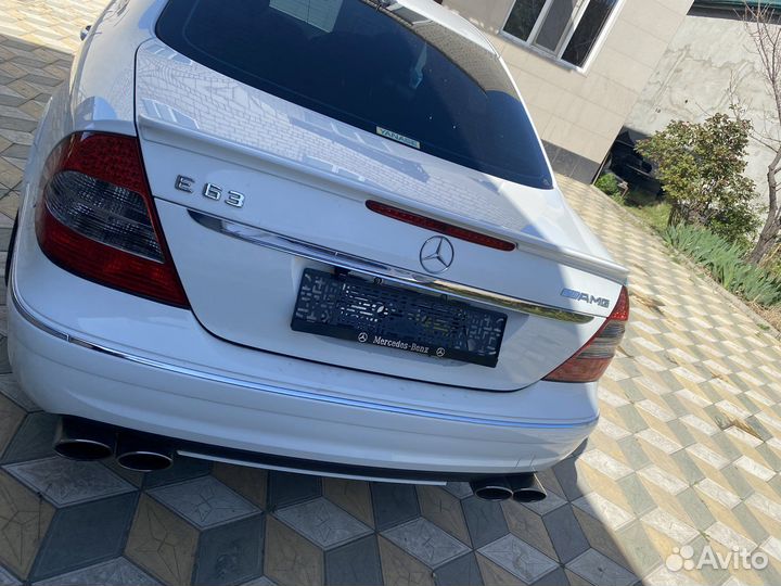 Крышка багажника на Mercedes W211