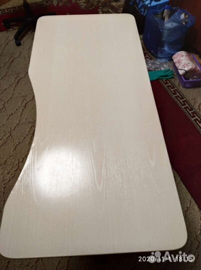 Стол маникюрный