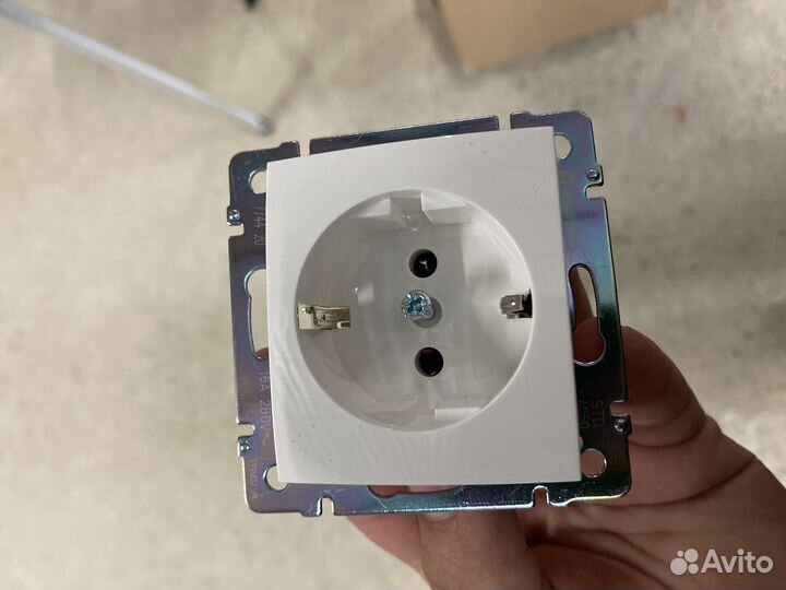 Розетки встраиваемые