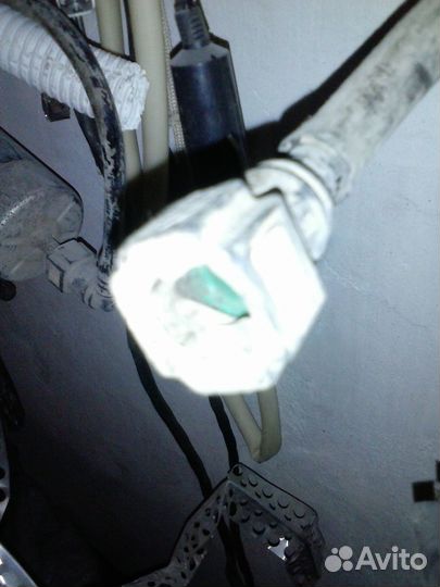 Трубки топливные ваз 2110. б.у