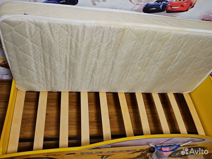 Детская кровать машина с матрасом